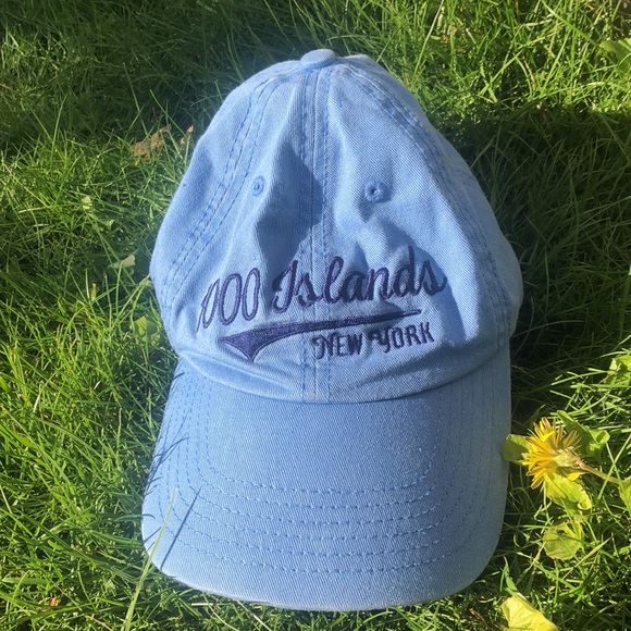 Gently worn 1000 Islands New York hat - Picture 2 of 3